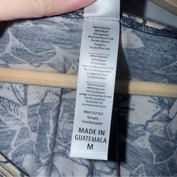 LuLaRoae Short Sleeve Tunic Top Floral Print Size Medium Whimsygoth - Picture 5 of 7